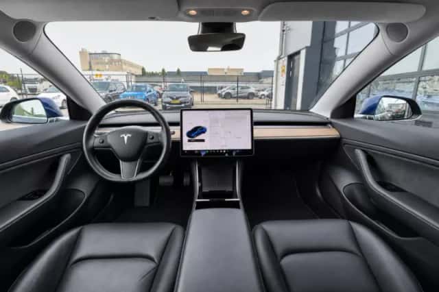 Tesla Model 3 (2019) thumbnail 4