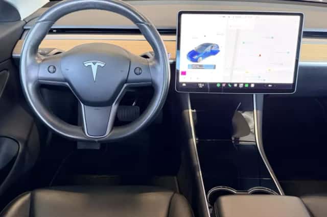 Tesla Model (2019) thumbnail 4