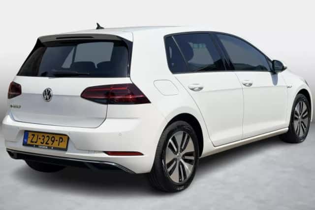 Volkswagen E-Golf (2019) thumbnail 4