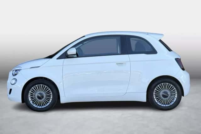 Fiat 500 (2023) thumbnail 6