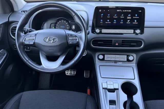 Hyundai Kona (2021) thumbnail 4