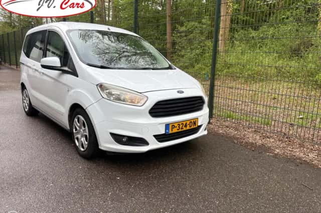 Ford Tourneo Courier (2014) thumbnail 2