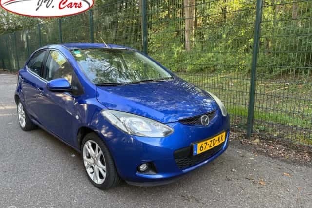 Mazda 2 (2008) thumbnail 2