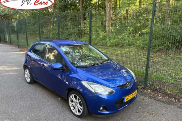 Mazda 2 (2008) thumbnail 4