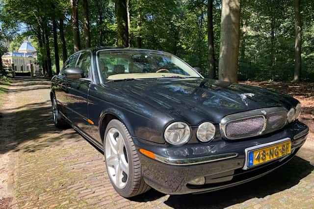 Jaguar XJ (2003) thumbnail 1