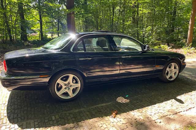 Jaguar XJ (2003) thumbnail 2