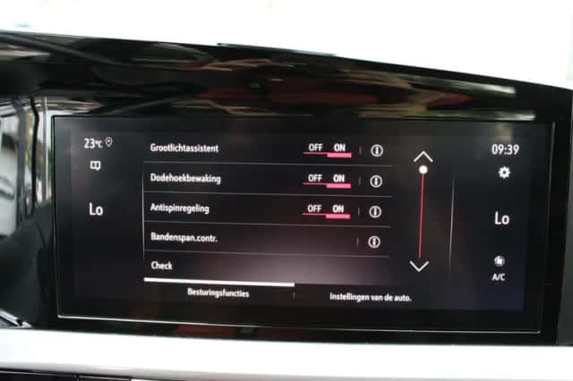 Opel Mokka (2023) thumbnail 25
