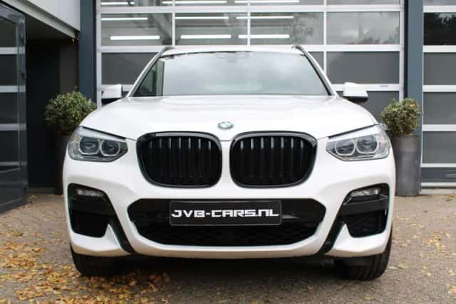 BMW X3 (2021) thumbnail 3