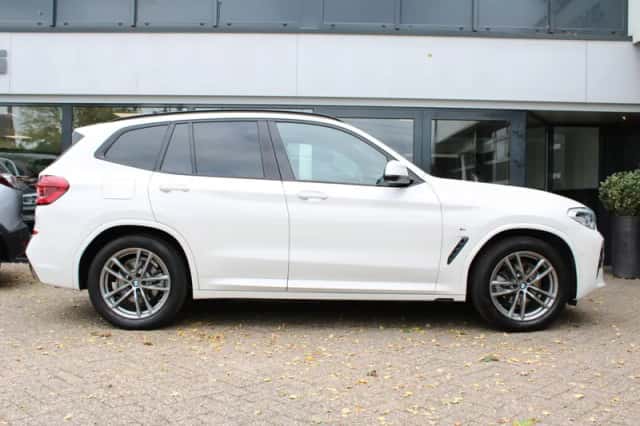 BMW X3 (2021) thumbnail 6