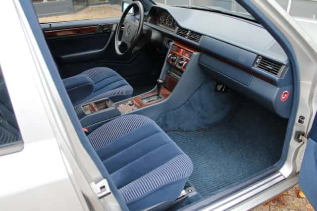Mercedes-Benz E-Klasse (1993) thumbnail 12