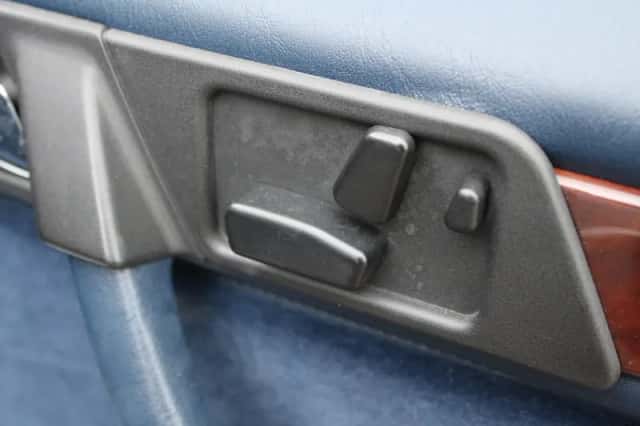 Mercedes-Benz E-Klasse (1993) thumbnail 14