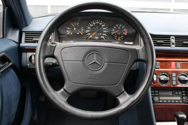 Mercedes-Benz E-Klasse (1993) thumbnail 20