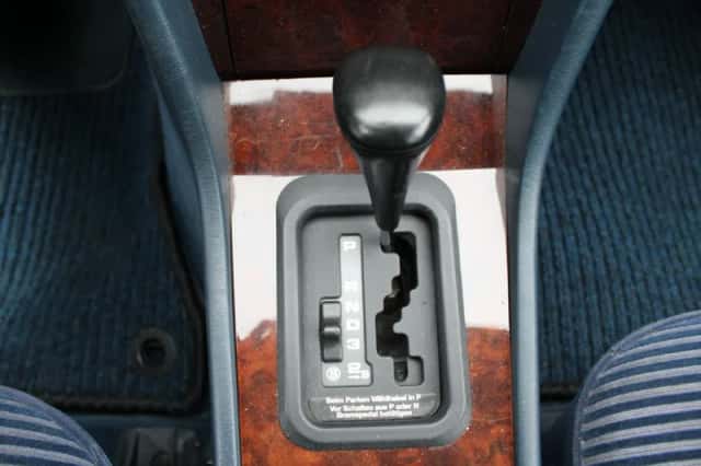 Mercedes-Benz E-Klasse (1993) thumbnail 24