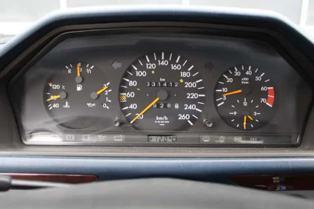 Mercedes-Benz E-Klasse (1993) thumbnail 27