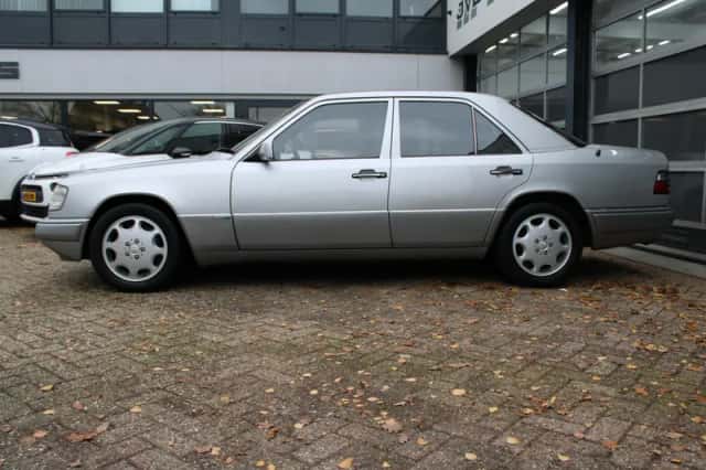 Mercedes-Benz E-Klasse (1993) thumbnail 5