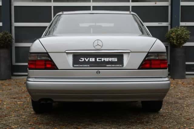 Mercedes-Benz E-Klasse (1993) thumbnail 10