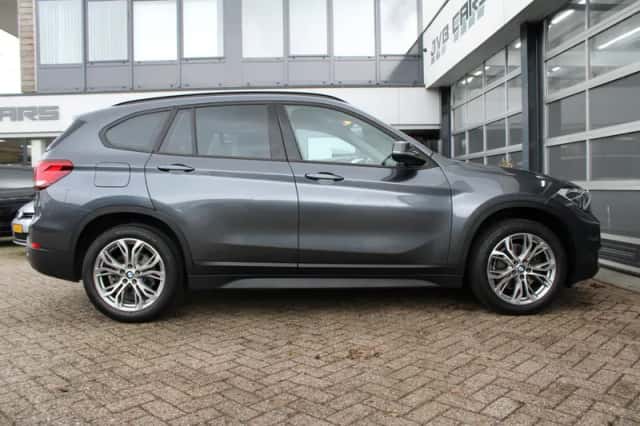 BMW X1 (2022) thumbnail 5