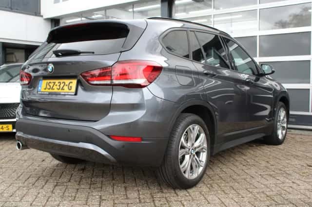 BMW X1 (2022) thumbnail 8
