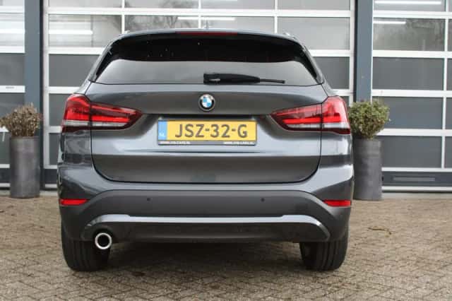 BMW X1 (2022) thumbnail 9