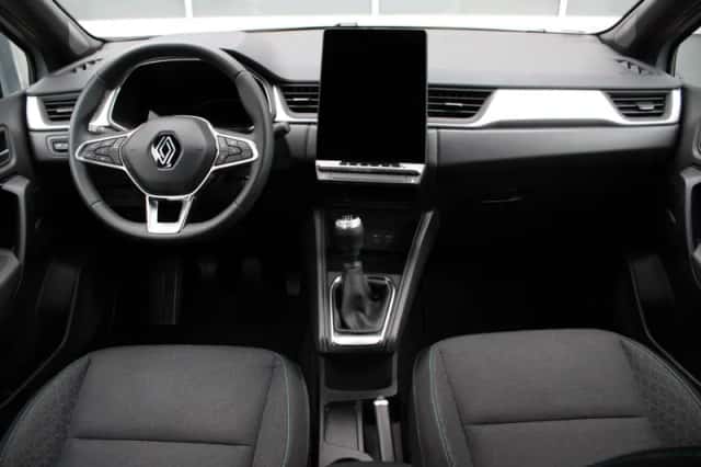 Renault Captur (2025) thumbnail 2