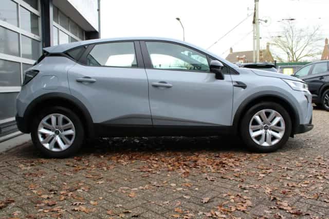 Renault Captur (2025) thumbnail 6