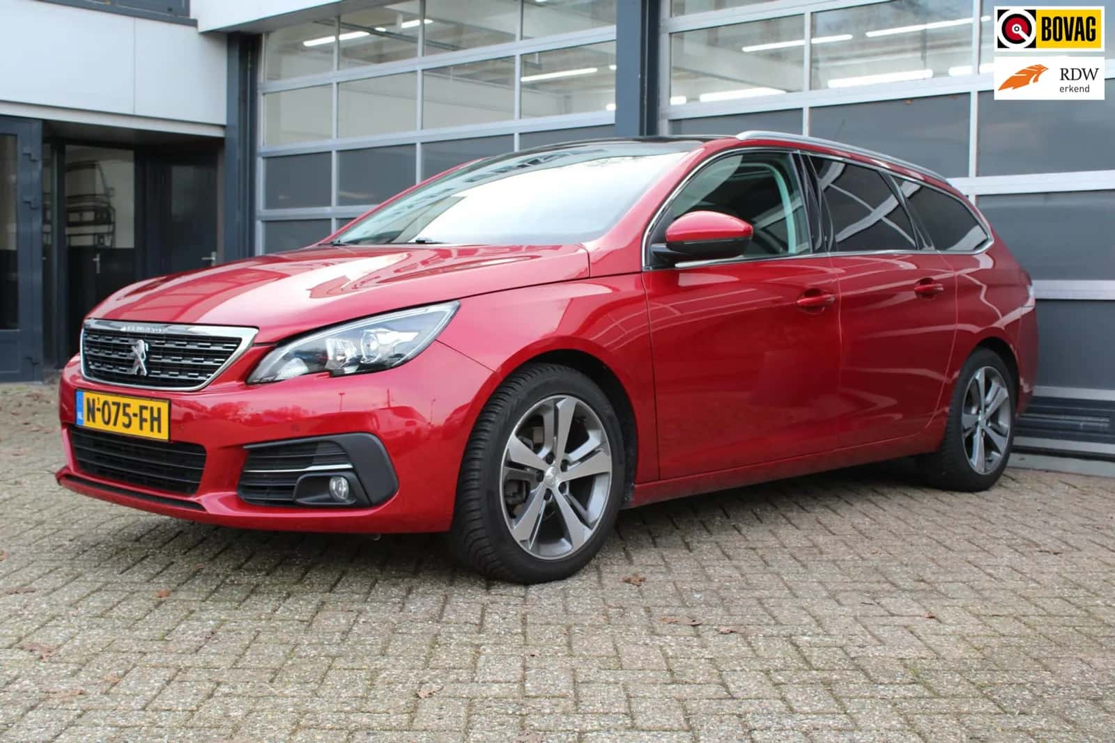 Peugeot 308 (2019) — foto 1