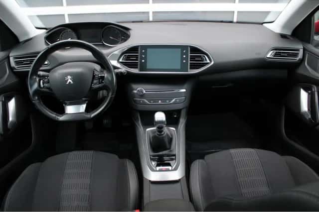 Peugeot 308 (2019) thumbnail 2