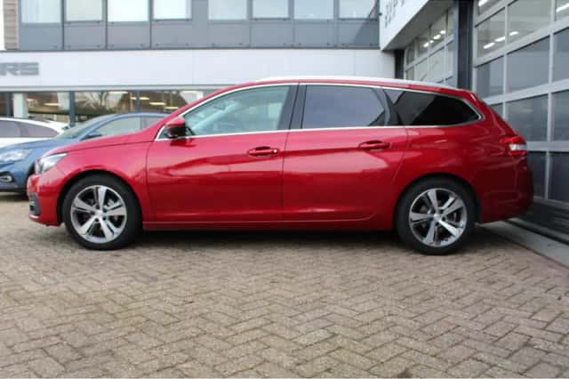 Peugeot 308 (2019) thumbnail 4