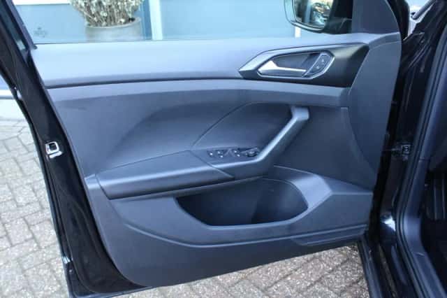 Volkswagen T-Cross (2023) thumbnail 16