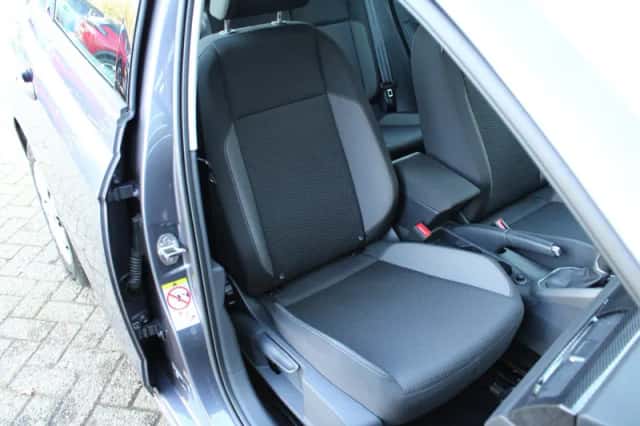 Volkswagen Polo (2023) thumbnail 13