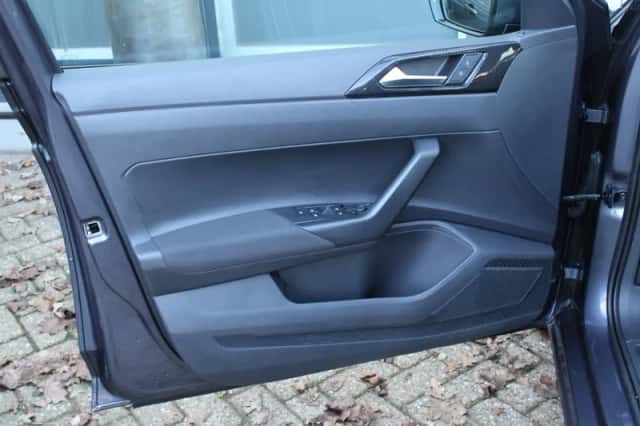 Volkswagen Polo (2023) thumbnail 19