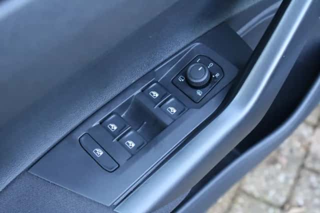 Volkswagen Polo (2023) thumbnail 20