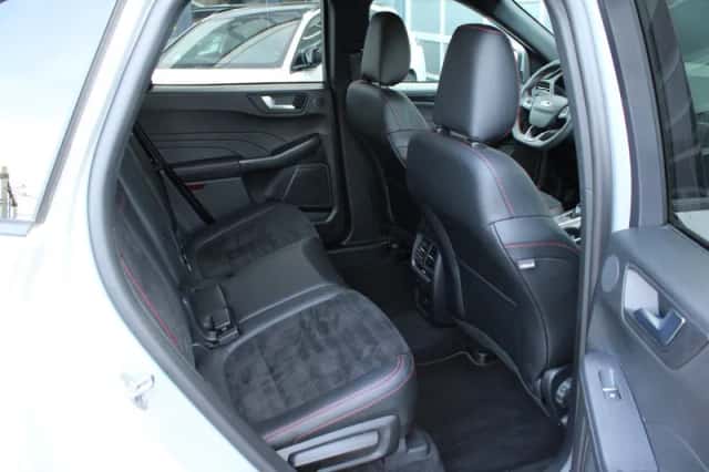 Ford Kuga (2023) thumbnail 13