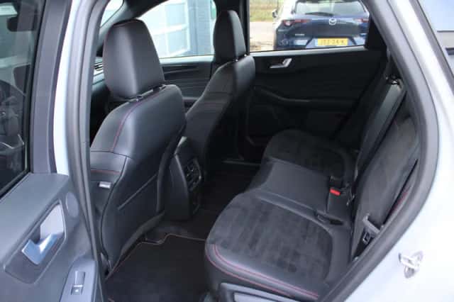 Ford Kuga (2023) thumbnail 16