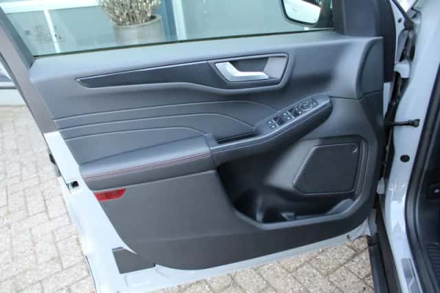 Ford Kuga (2023) thumbnail 19