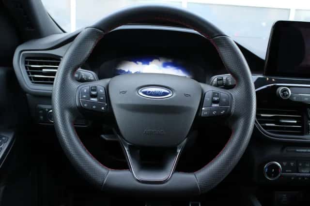 Ford Kuga (2023) thumbnail 23