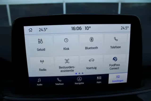 Ford Kuga (2023) thumbnail 35