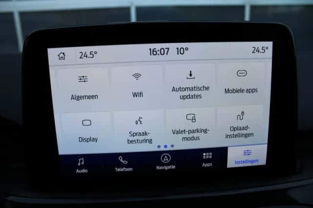 Ford Kuga (2023) thumbnail 36