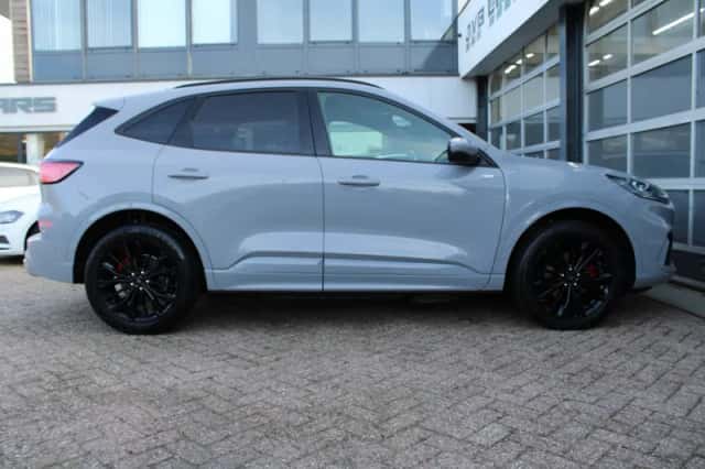 Ford Kuga (2023) thumbnail 6