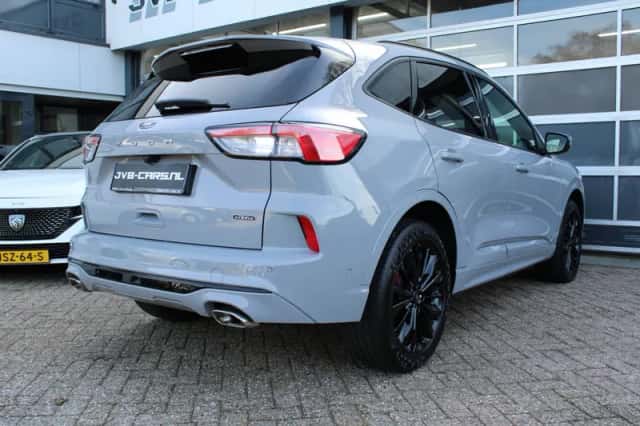 Ford Kuga (2023) thumbnail 7