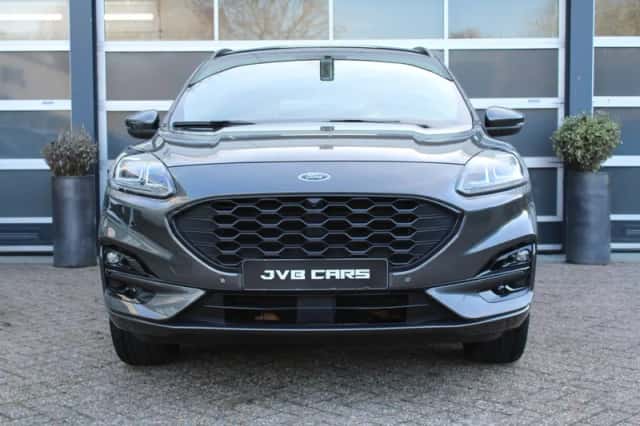 Ford Kuga (2023) thumbnail 3