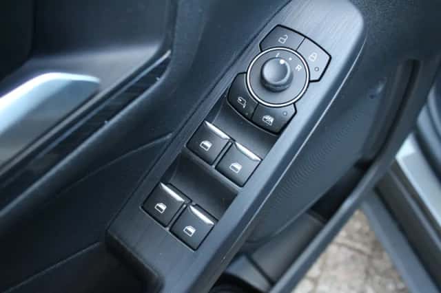 Ford Kuga (2023) thumbnail 21