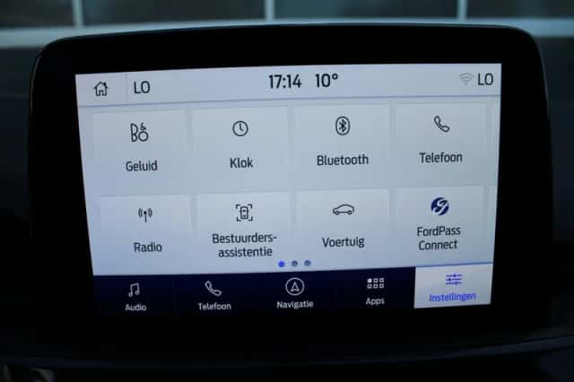 Ford Kuga (2023) thumbnail 36