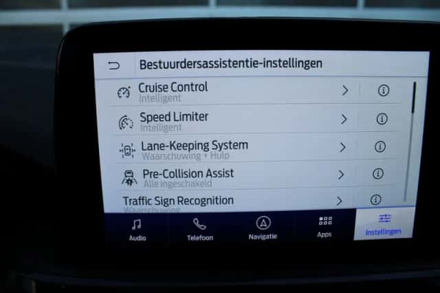 Ford Kuga (2023) thumbnail 37