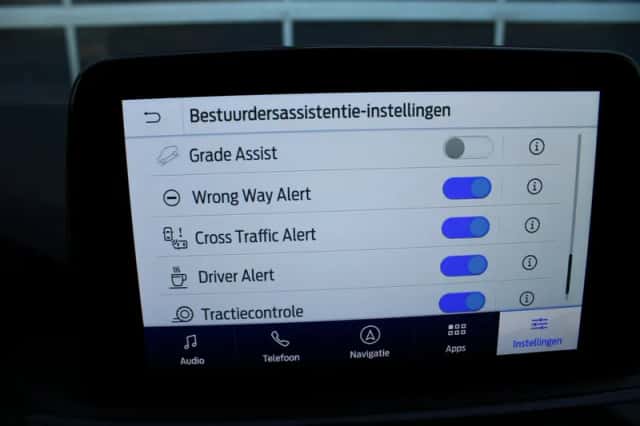 Ford Kuga (2023) thumbnail 38
