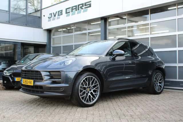 Porsche Macan (2019) thumbnail 1