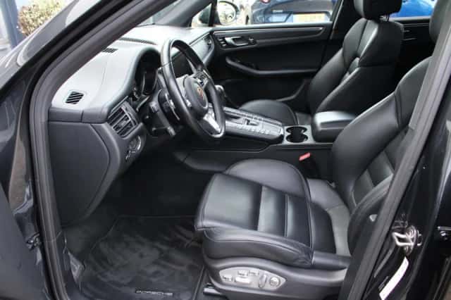 Porsche Macan (2019) thumbnail 14