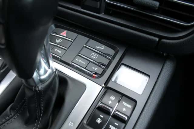 Porsche Macan (2019) thumbnail 31