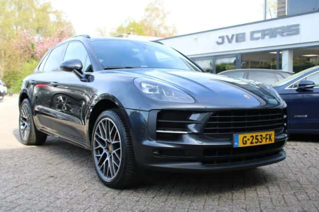Porsche Macan (2019) thumbnail 5