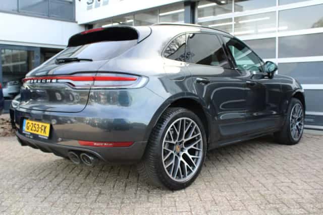 Porsche Macan (2019) thumbnail 7